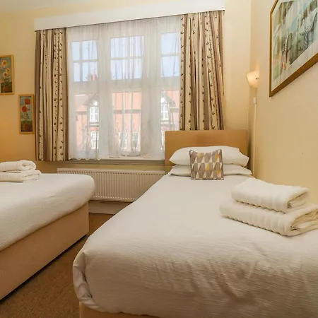 Lonsdale בית נופש *