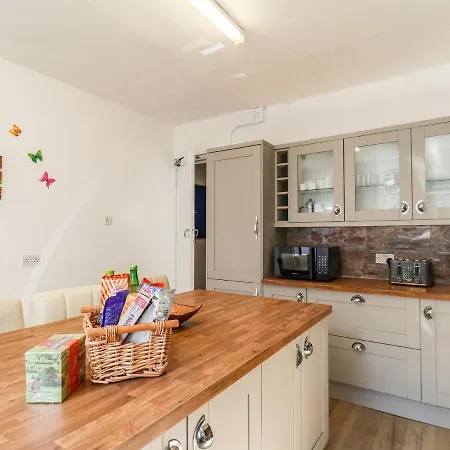 בית נופש Lonsdale *