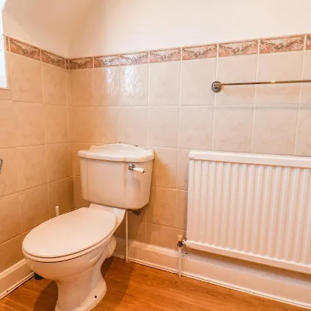 בית נופש Lonsdale *