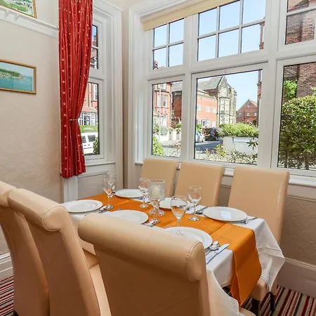 Lonsdale בית נופש *