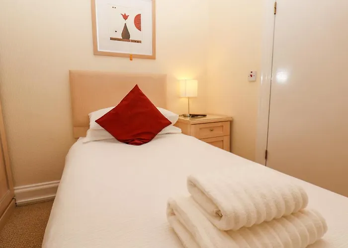 Lonsdale Scarborough