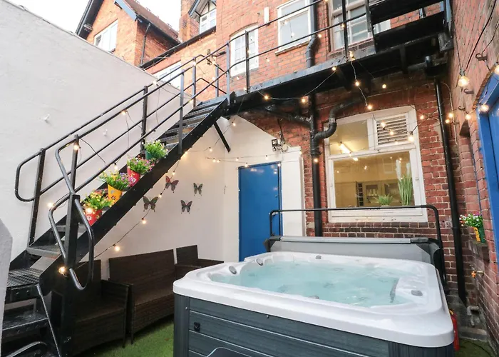 Lonsdale * Scarborough